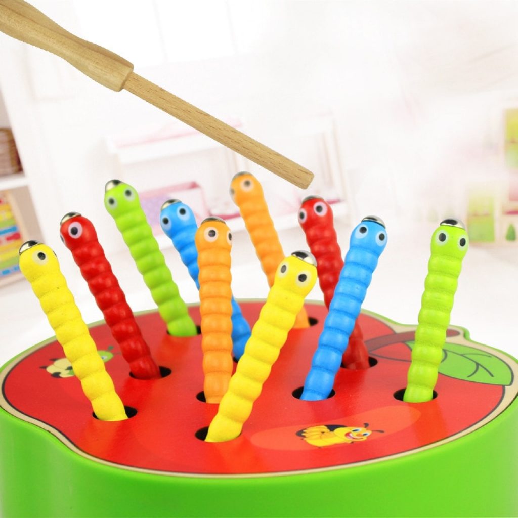 Baby Wooden Toys 3D Puzzle Early Childhood Educational Toys Catch Worm Game Color Cognitive Magnetic Strawberry 3
