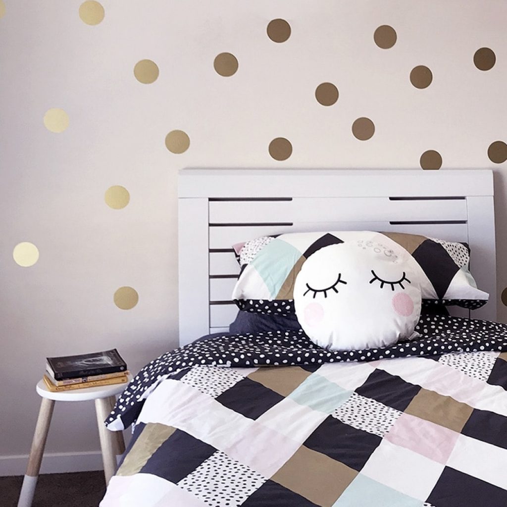 Gold Polka Dots Kids Room Baby Room Wall Stickers Children Home Decor Nursery Wall Decals Wall