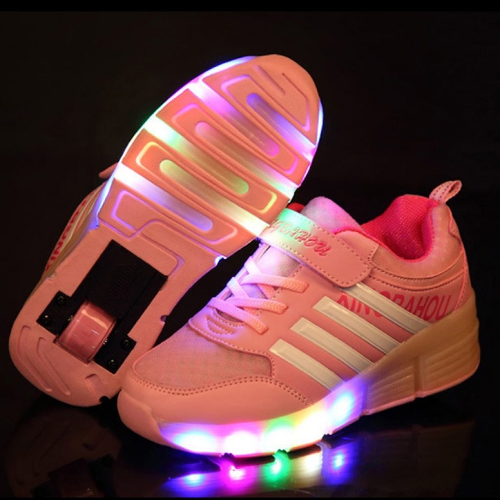 Kids Shoes with LED Lights Children Roller Skate Sneakers with Wheels glowing Led Light Up for 2