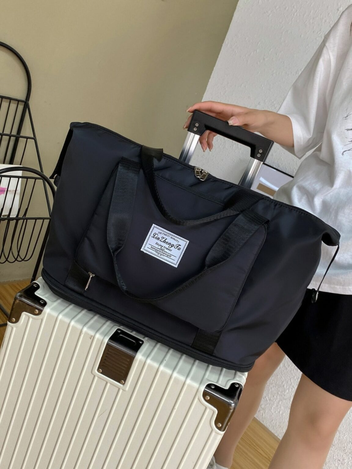 Foldable Female Short Distance Portable Large Capacity Maternity Storage Travel Duffel Fitness Bag 2