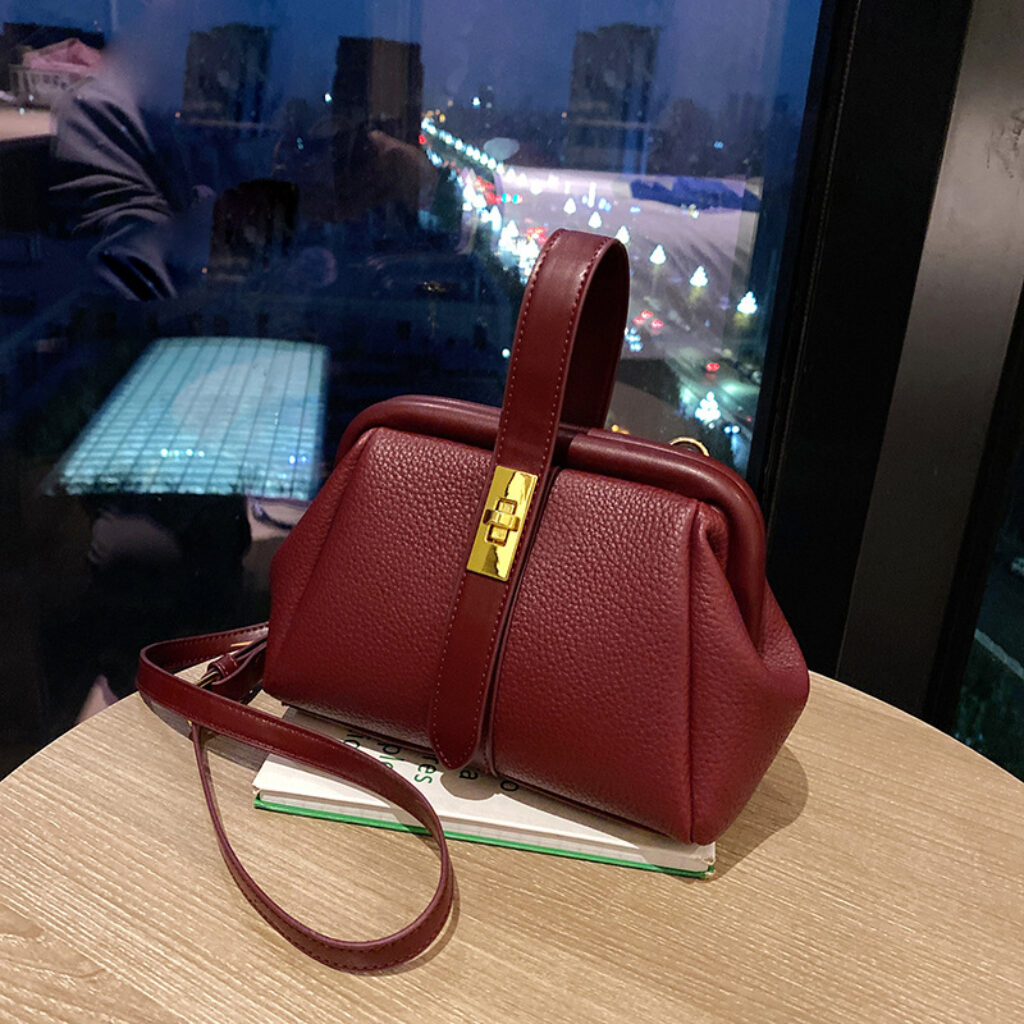 Women s Bags 2023 New Trend Handbags Quality Retro Designer Luxury Crossbody Bags Female Shopping Totes 4